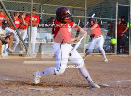 Thumbnail 2 in Royal vs. Simi High photogallery.