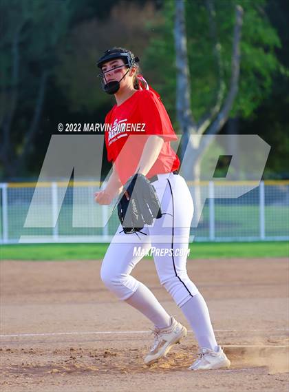 Thumbnail 1 in Royal vs. Simi High photogallery.