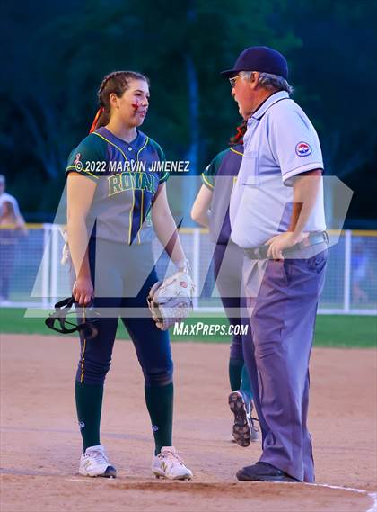 Thumbnail 1 in Royal vs. Simi High photogallery.