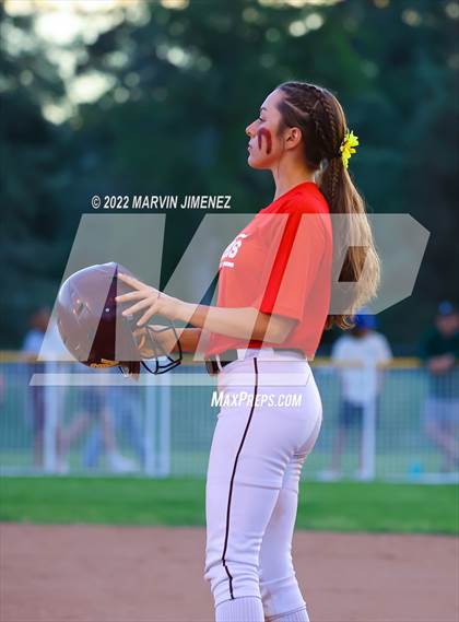 Thumbnail 1 in Royal vs. Simi High photogallery.