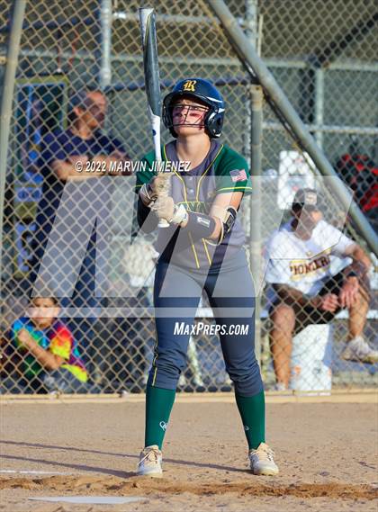 Thumbnail 1 in Royal vs. Simi High photogallery.