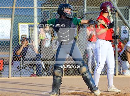 Thumbnail 2 in Royal vs. Simi High photogallery.
