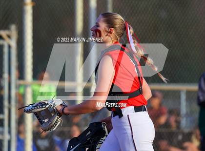 Thumbnail 2 in Royal vs. Simi High photogallery.