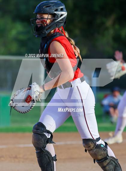 Thumbnail 3 in Royal vs. Simi High photogallery.
