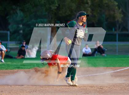 Thumbnail 3 in Royal vs. Simi High photogallery.