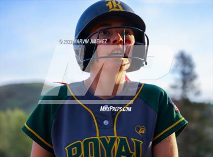 Thumbnail 3 in Royal vs. Simi High photogallery.