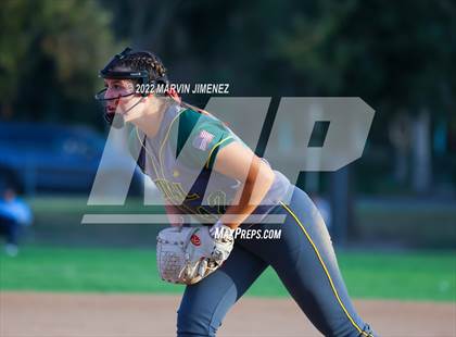 Thumbnail 1 in Royal vs. Simi High photogallery.