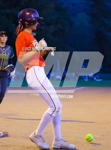 Thumbnail 3 in Royal vs. Simi High photogallery.