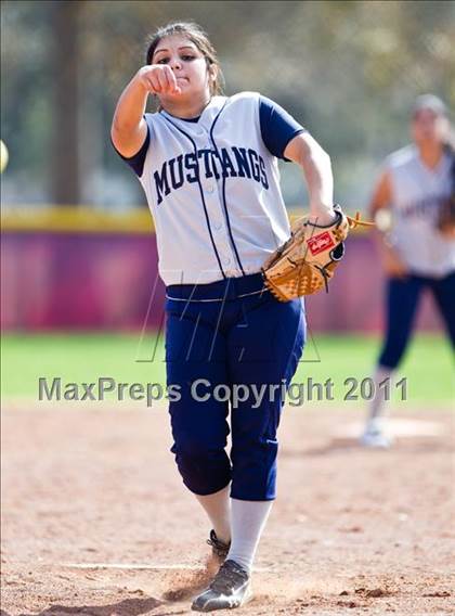 Thumbnail 1 in Columbia vs Lamar Consolidated (First Capitol Classic) photogallery.