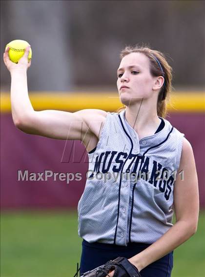 Thumbnail 3 in Columbia vs Lamar Consolidated (First Capitol Classic) photogallery.