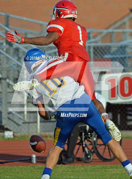 Thumbnail 3 in Paulsboro vs. Pennsville Memorial (NJSIAA South Jersey Group 1 Semifinal) photogallery.