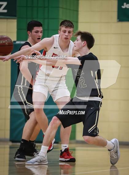 Thumbnail 2 in Kuna vs. Moscow (4A Semi-Final) photogallery.