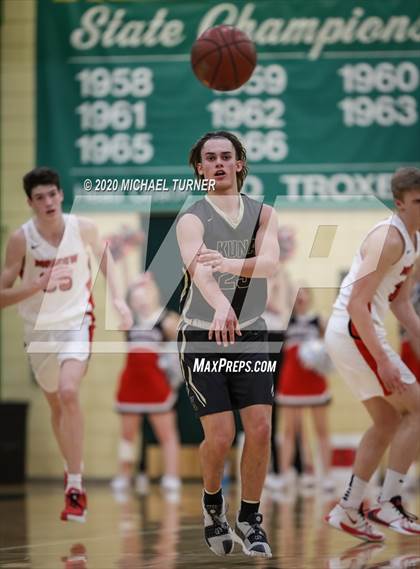 Thumbnail 1 in Kuna vs. Moscow (4A Semi-Final) photogallery.