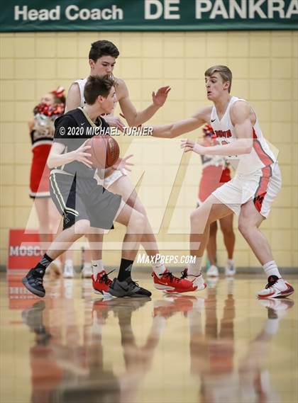 Thumbnail 3 in Kuna vs. Moscow (4A Semi-Final) photogallery.