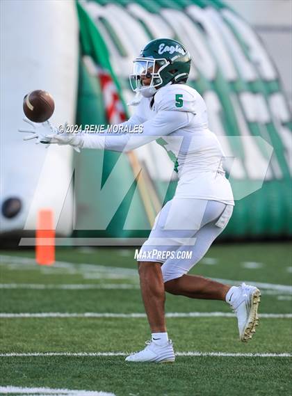 Thumbnail 2 in Eagle Rock vs Monrovia photogallery.