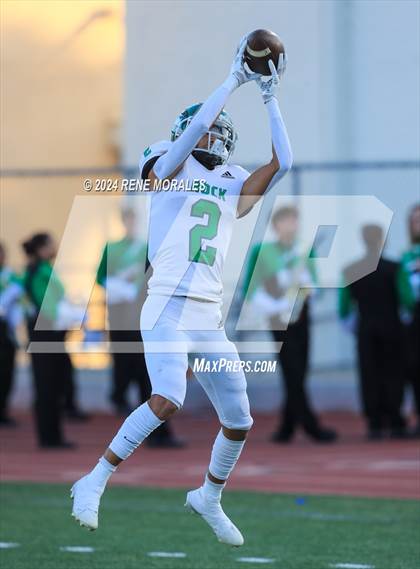 Thumbnail 2 in Eagle Rock vs Monrovia photogallery.