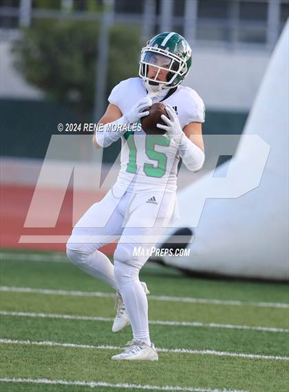 Thumbnail 3 in Eagle Rock vs Monrovia photogallery.