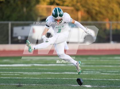 Thumbnail 3 in Eagle Rock vs Monrovia photogallery.