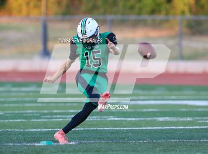 Thumbnail 2 in Eagle Rock vs Monrovia photogallery.
