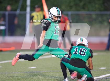 Thumbnail 2 in Eagle Rock vs Monrovia photogallery.