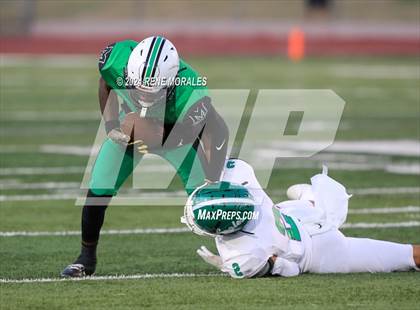 Thumbnail 3 in Eagle Rock vs Monrovia photogallery.