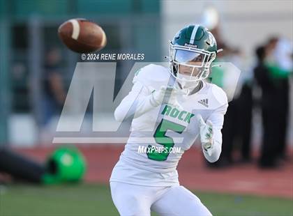 Thumbnail 3 in Eagle Rock vs Monrovia photogallery.