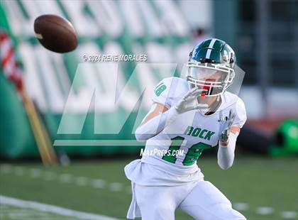 Thumbnail 1 in Eagle Rock vs Monrovia photogallery.