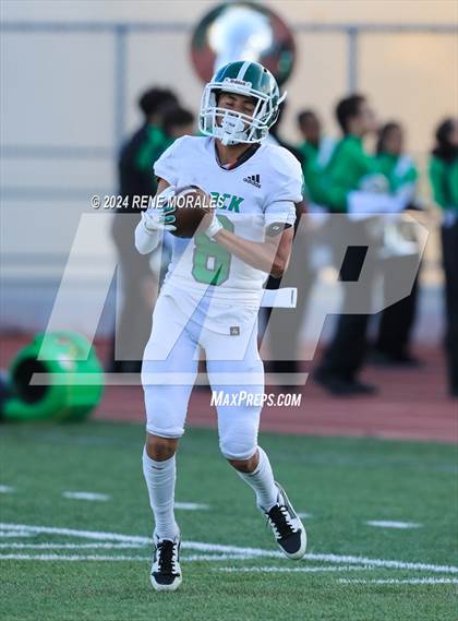 Thumbnail 1 in Eagle Rock vs Monrovia photogallery.