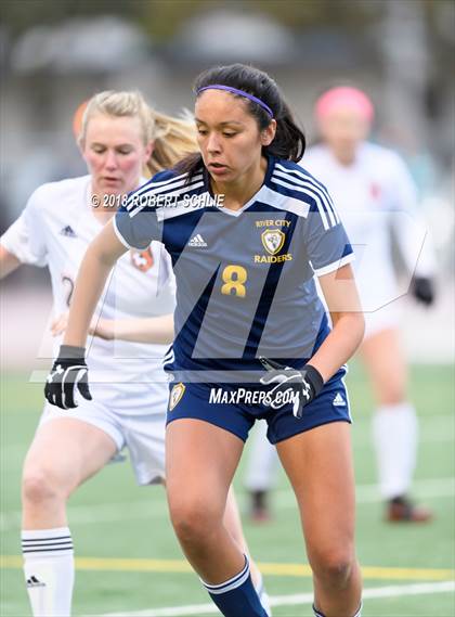 Thumbnail 3 in Roseville vs. River City (CIF SJS D2 Final) photogallery.