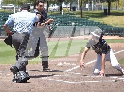 Thumbnail 3 in Santiago vs. Roosevelt (County Clash) photogallery.