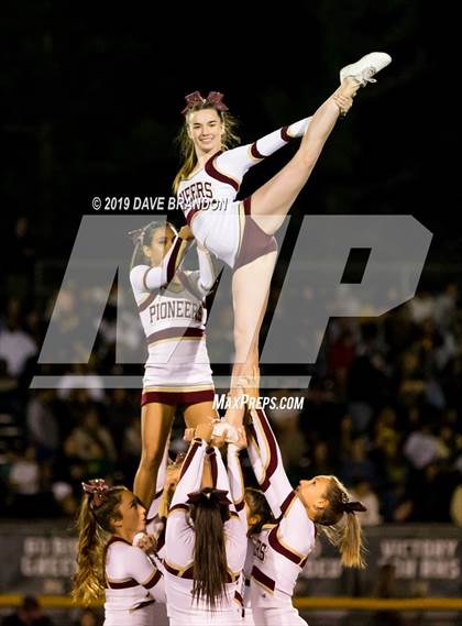 Thumbnail 2 in Royal @ Simi Valley photogallery.