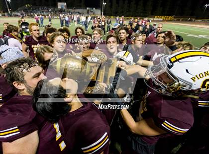 Thumbnail 2 in Royal @ Simi Valley photogallery.