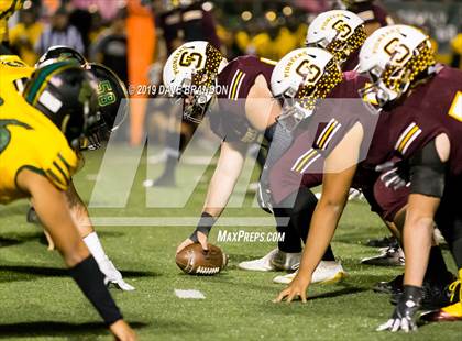 Thumbnail 2 in Royal @ Simi Valley photogallery.