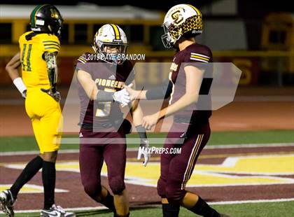 Thumbnail 2 in Royal @ Simi Valley photogallery.