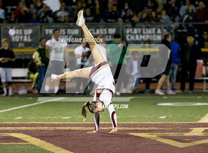 Thumbnail 3 in Royal @ Simi Valley photogallery.