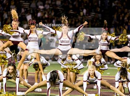 Thumbnail 3 in Royal @ Simi Valley photogallery.