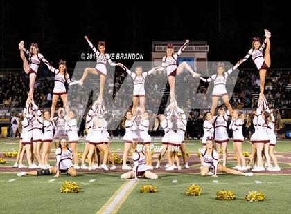 Thumbnail 3 in Royal @ Simi Valley photogallery.