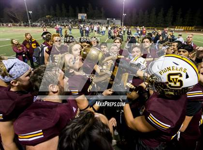 Thumbnail 3 in Royal @ Simi Valley photogallery.