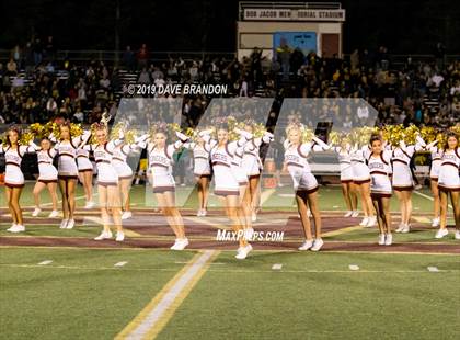 Thumbnail 2 in Royal @ Simi Valley photogallery.
