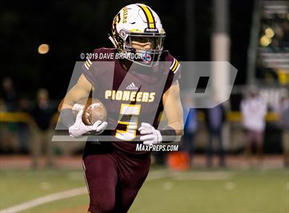 Thumbnail 2 in Royal @ Simi Valley photogallery.