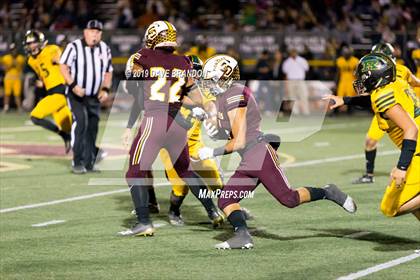 Thumbnail 2 in Royal @ Simi Valley photogallery.