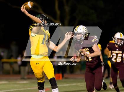 Thumbnail 3 in Royal @ Simi Valley photogallery.