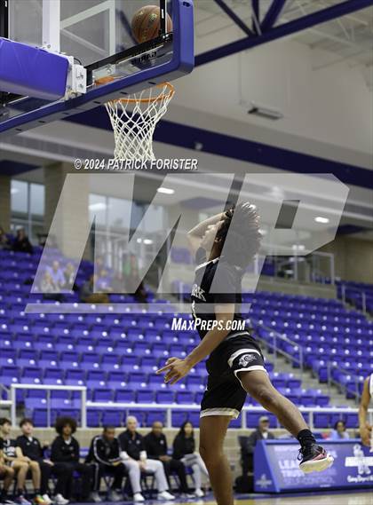 Thumbnail 1 in Parish Episcopal vs. Clark (NISD/NEISD Tournament) photogallery.