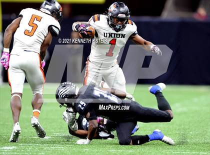 Thumbnail 2 in Sterlington vs. Union Parish (LHSAA 3A Final)  photogallery.