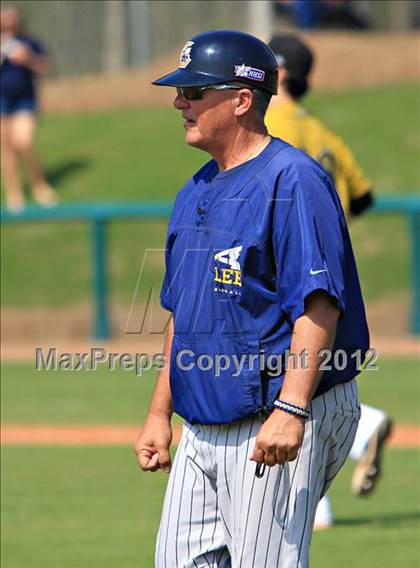 Thumbnail 1 in Lee County vs. Oxford (National High School Invitational) photogallery.