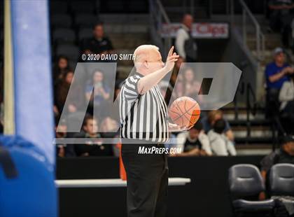 Thumbnail 2 in Lee's Summit West vs. Blue Springs (MSHSAA Class 5 Sectional) photogallery.