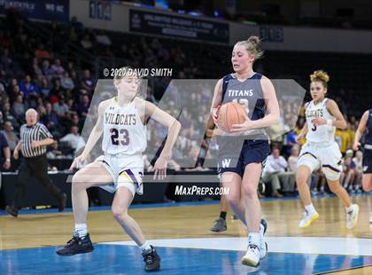 Thumbnail 3 in Lee's Summit West vs. Blue Springs (MSHSAA Class 5 Sectional) photogallery.