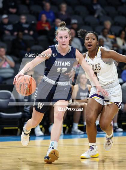 Thumbnail 2 in Lee's Summit West vs. Blue Springs (MSHSAA Class 5 Sectional) photogallery.