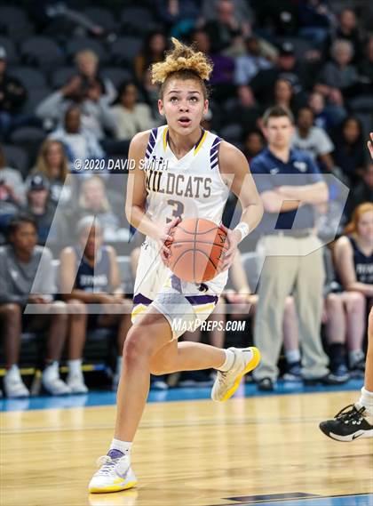Thumbnail 3 in Lee's Summit West vs. Blue Springs (MSHSAA Class 5 Sectional) photogallery.
