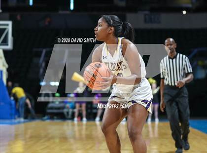 Thumbnail 1 in Lee's Summit West vs. Blue Springs (MSHSAA Class 5 Sectional) photogallery.